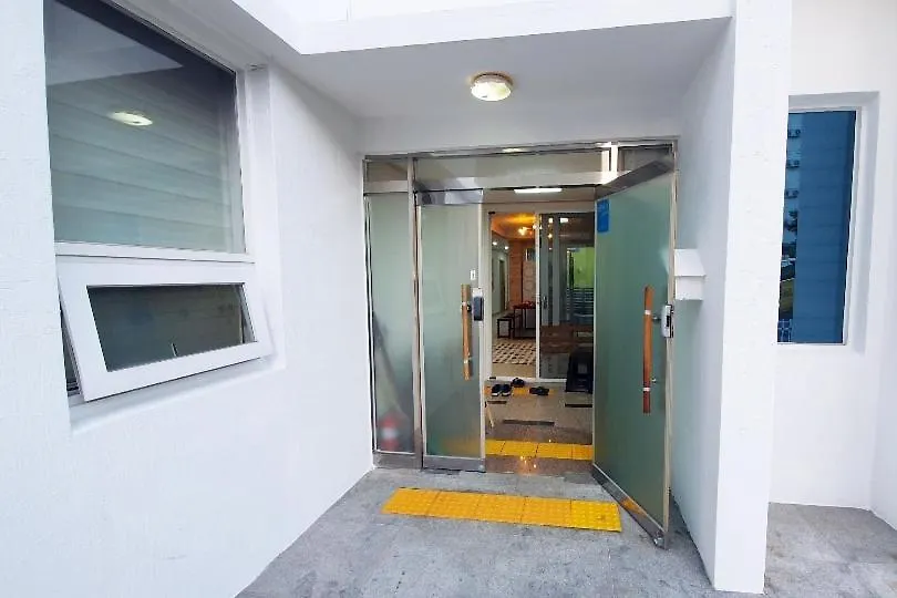 Jeju Guesthouse Oedo-dong 2*,  South Korea