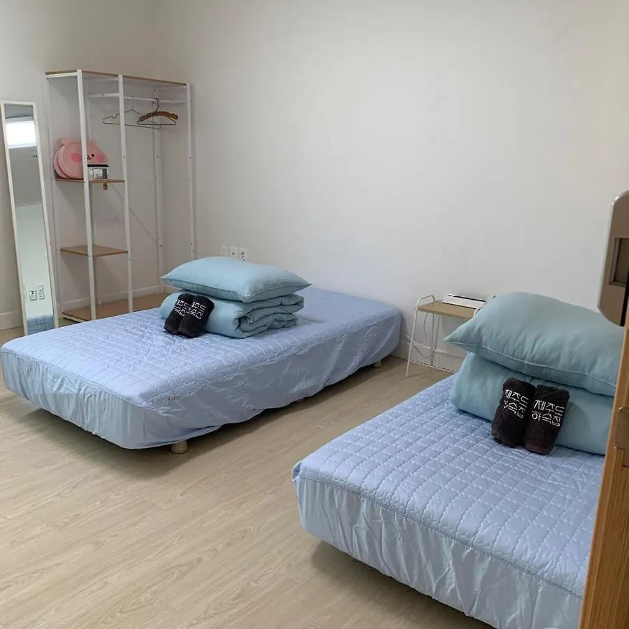 Jeju Guesthouse Oedo-dong 2*,  South Korea