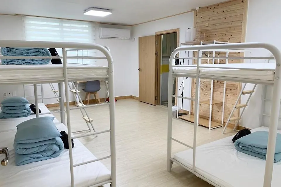 Jeju Guesthouse Oedo-dong 2*,
